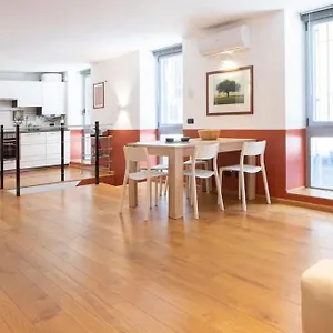 Comfortable Flat In Porta Romana Appartamento
